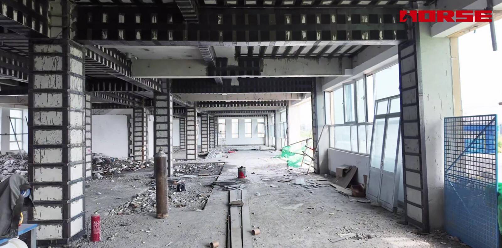 Renforcement structurel pour la conversion d'un bâtiment commercial en établissement pour personnes âgées -- Carbon Fiber & Steel Jacketing Renforcement structurel pour la conversion d'un bâtiment commercial en établissement pour personnes âgées -- Carbon Fiber & Steel Jacketing