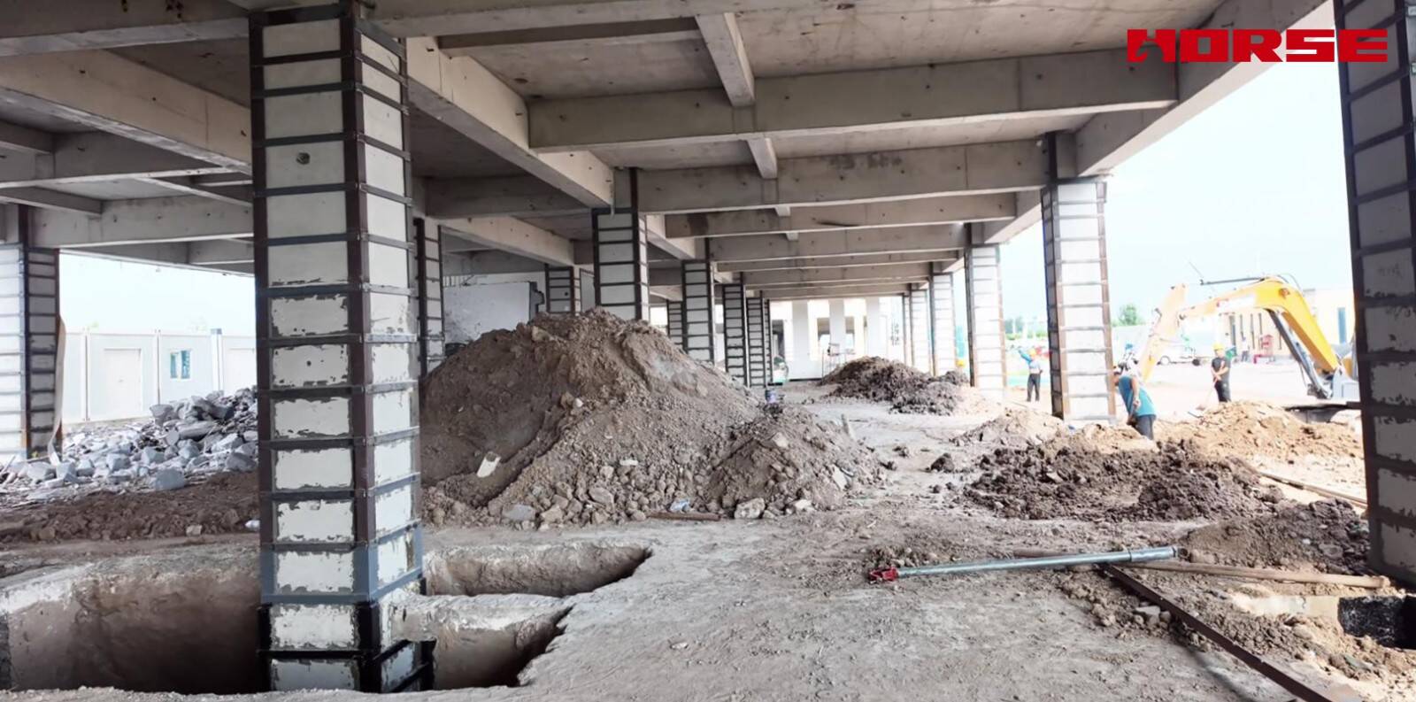 Renforcement structurel pour la conversion d'un bâtiment commercial en établissement pour personnes âgées -- Carbon Fiber & Steel Jacketing Renforcement structurel pour la conversion d'un bâtiment commercial en établissement pour personnes âgées -- Carbon Fiber & Steel Jacketing