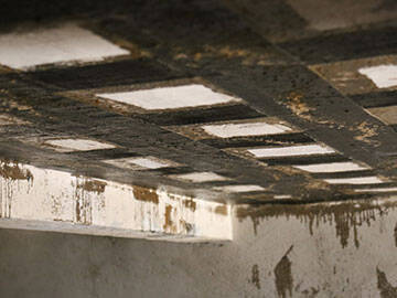 Tissu en fibre de carbone pour rénover une structure en béton armé corrodée